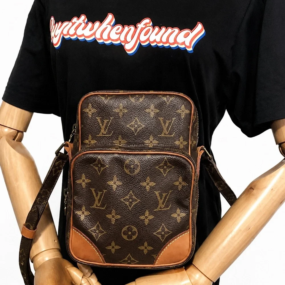 LOUIS VUITTON LV Amazon Monogram Messenger Crossbody Bag Authentic TH0974